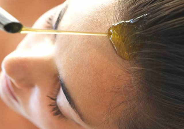 减少头皮牛皮癣脱发的方法之一药物洗发水